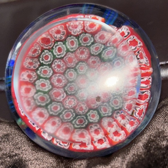 Glass paperweight - Picture 7 of 8